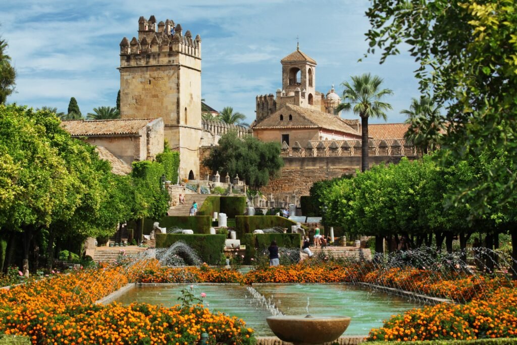 5-🏰 قصور الكالكاثار (Alcázar de los Reyes Cristianos)