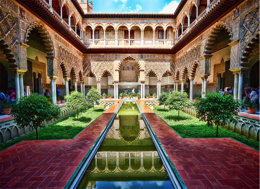 2️⃣🏰 قصر الكازار الملكي في إشبيلية