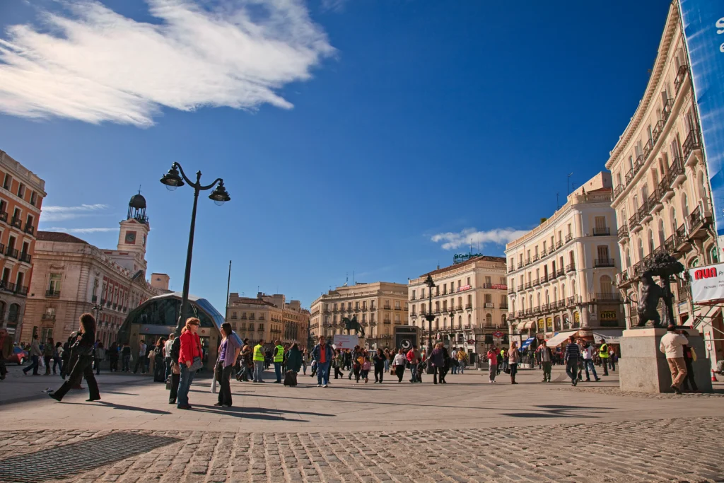🌞 بوابة الشمس (Puerta del Sol)