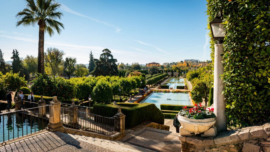 5-🏰 قصور الكالكاثار (Alcázar de los Reyes Cristianos)