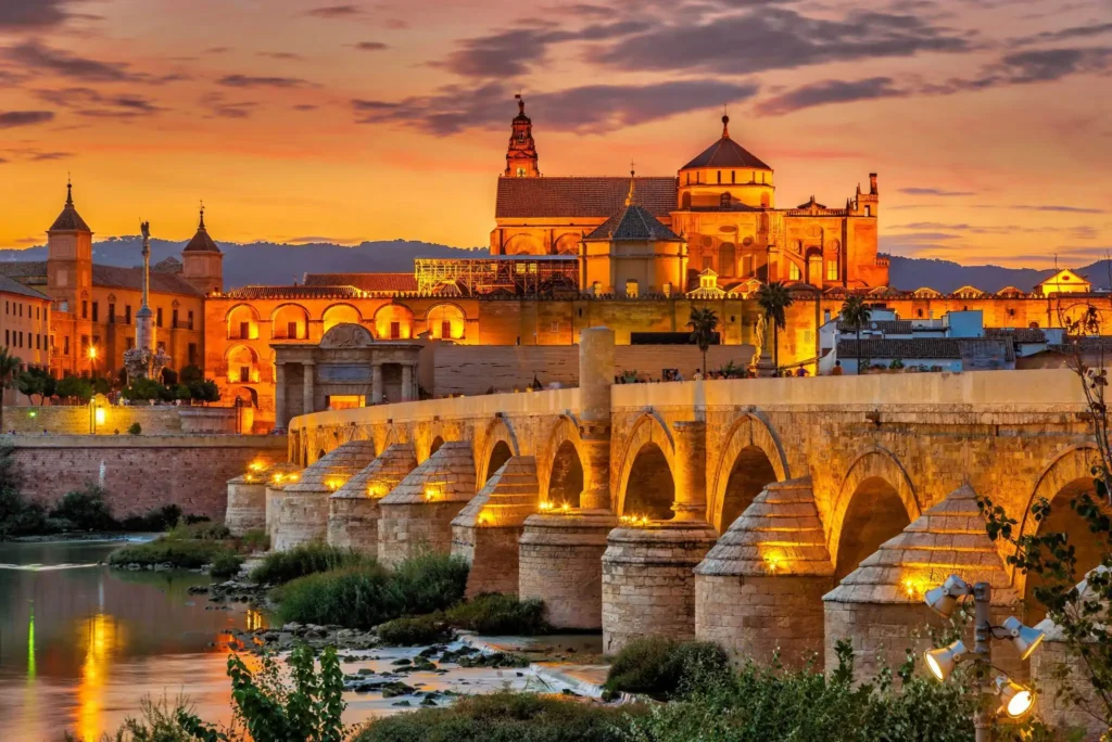 2-🌉 الجسر الروماني (Puente Romano)