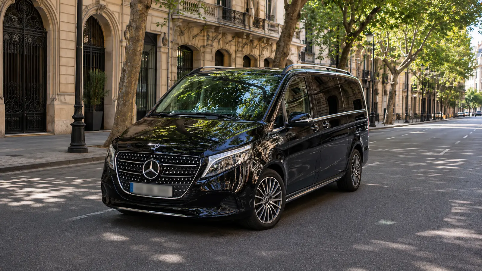 مرسيدس بنز V-Class XL سوداء لخدمة سيارة مع سائق في برشلونة